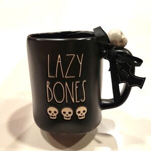 NWT Rae Dunn Lazy Bones Skull Mug Coffee Cup Halloween Skeleton Holiday